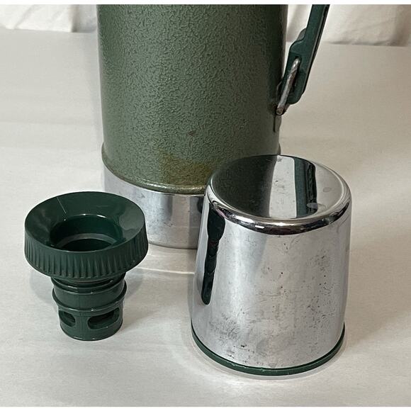 Vintage Stanley Aladdin Green Thermos 1 Qt Model A944DH w/ Cup & Stopper USA - Picture 8 of 11